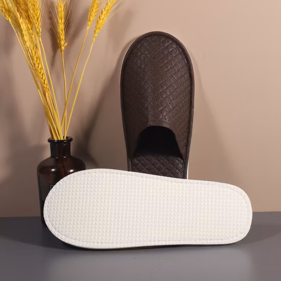 Chinelo de hotel ecológico com bordado