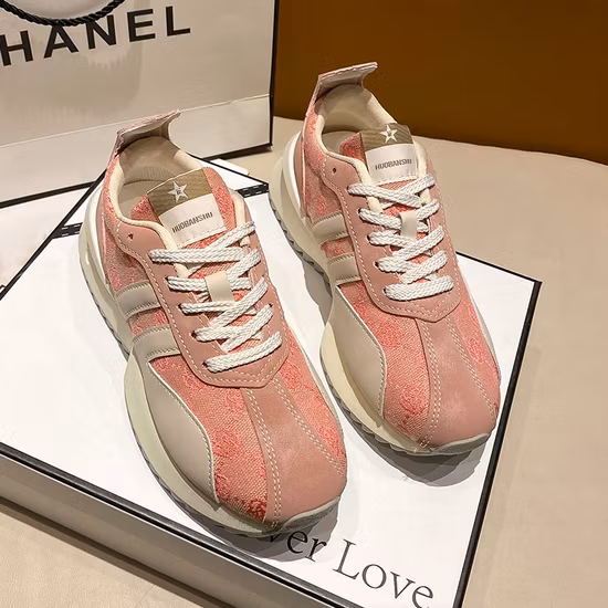 Sapatos esportivos de couro femininos moda primavera versáteis com sola grossa